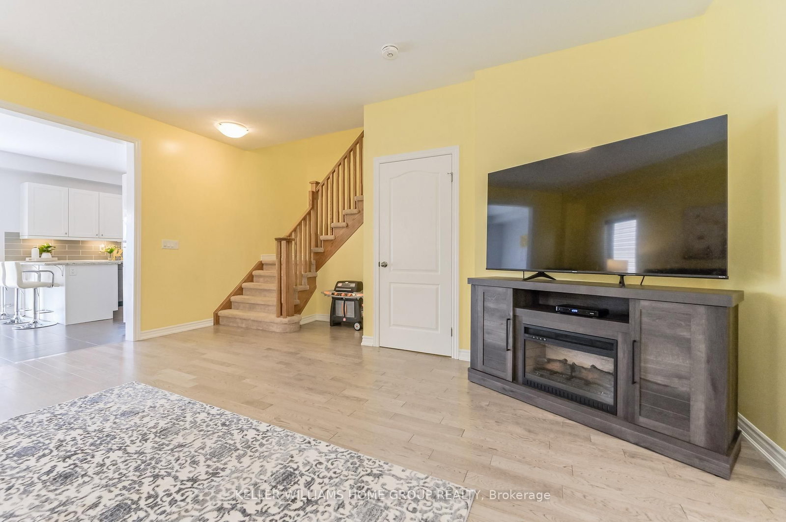Listing Image 7