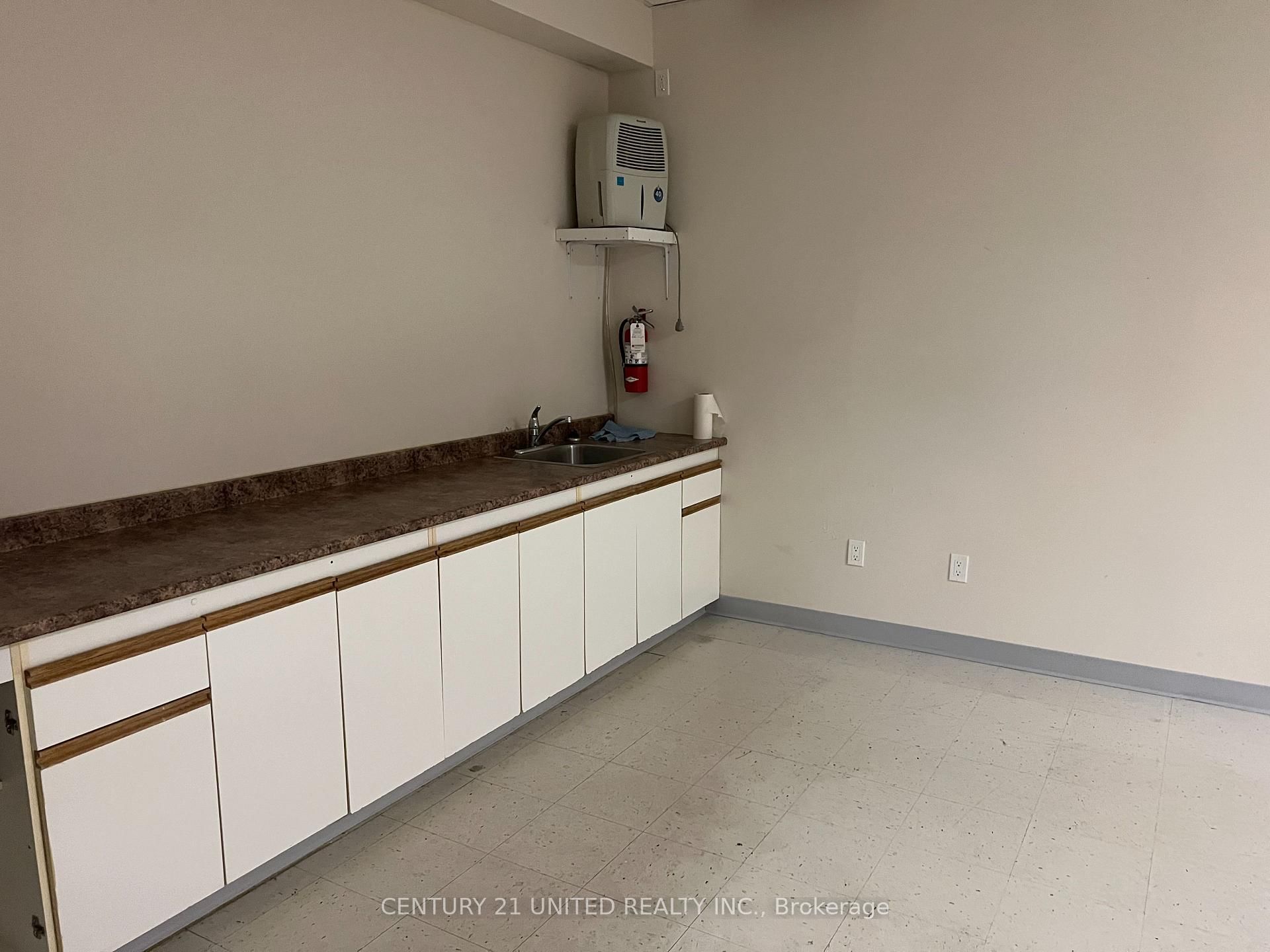 160 Charlotte Street, Unit 102