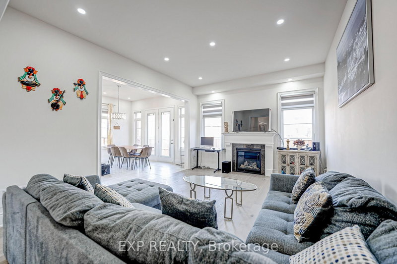 195 Granite ridge Tr, Hamilton, L0R 2H7 | Image 3
