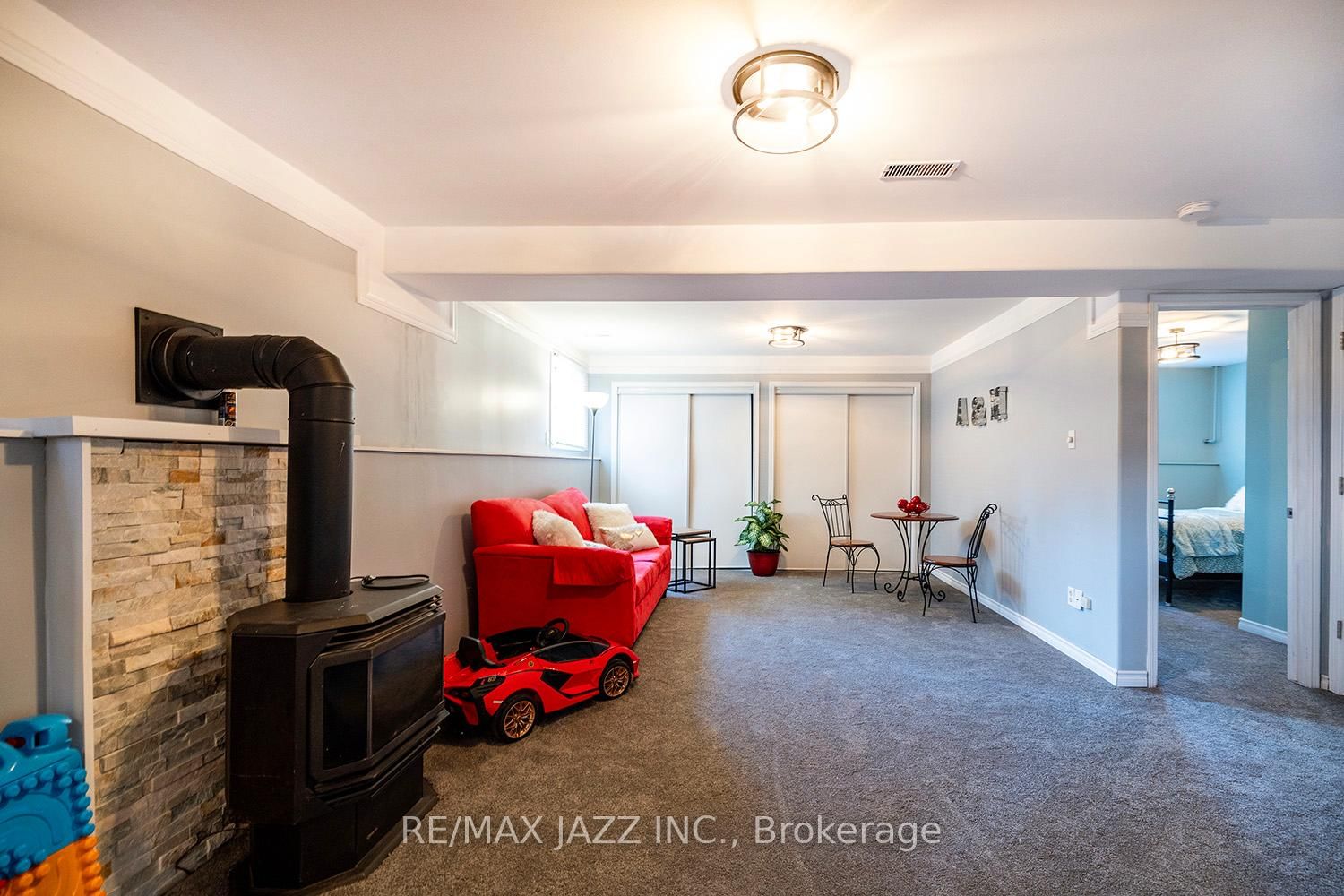 Listing Image 22