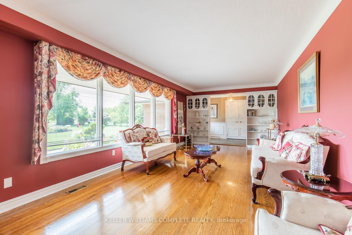 Listing Image 7