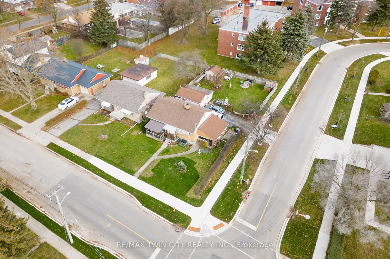 Listing Image 3