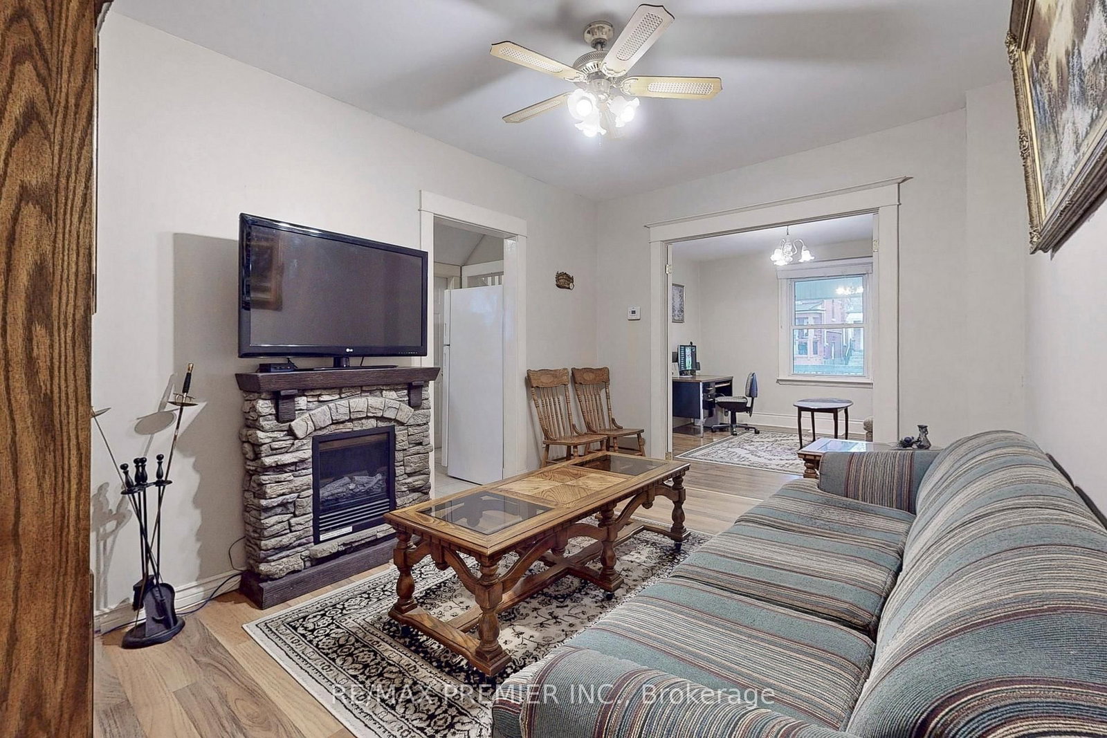 Listing Image 6