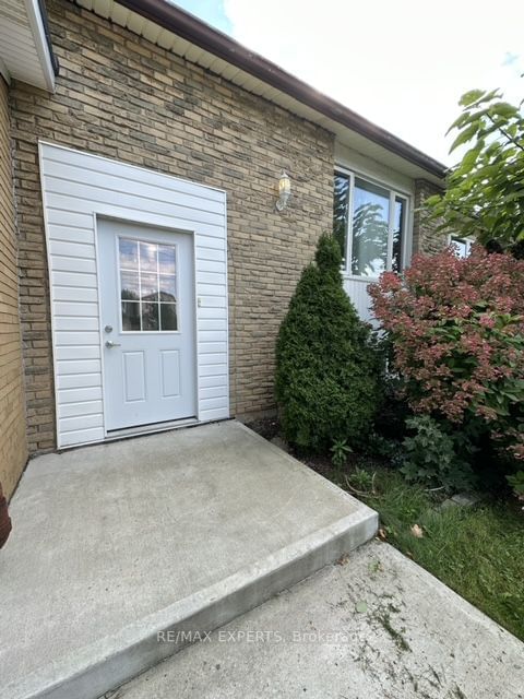 UPPER - 71 Adis Avenue