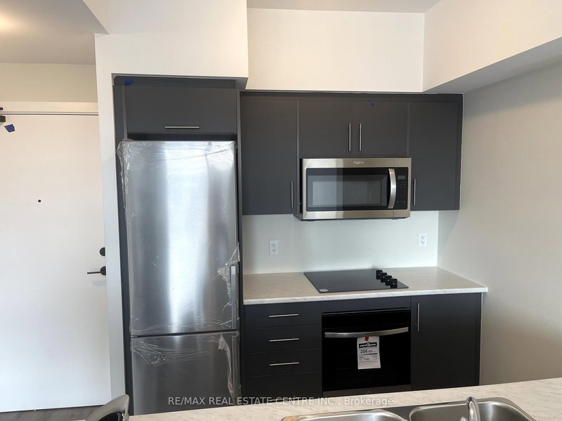 506 - 600 North Service Rd, Hamilton, L8E 5A7 | Image 3