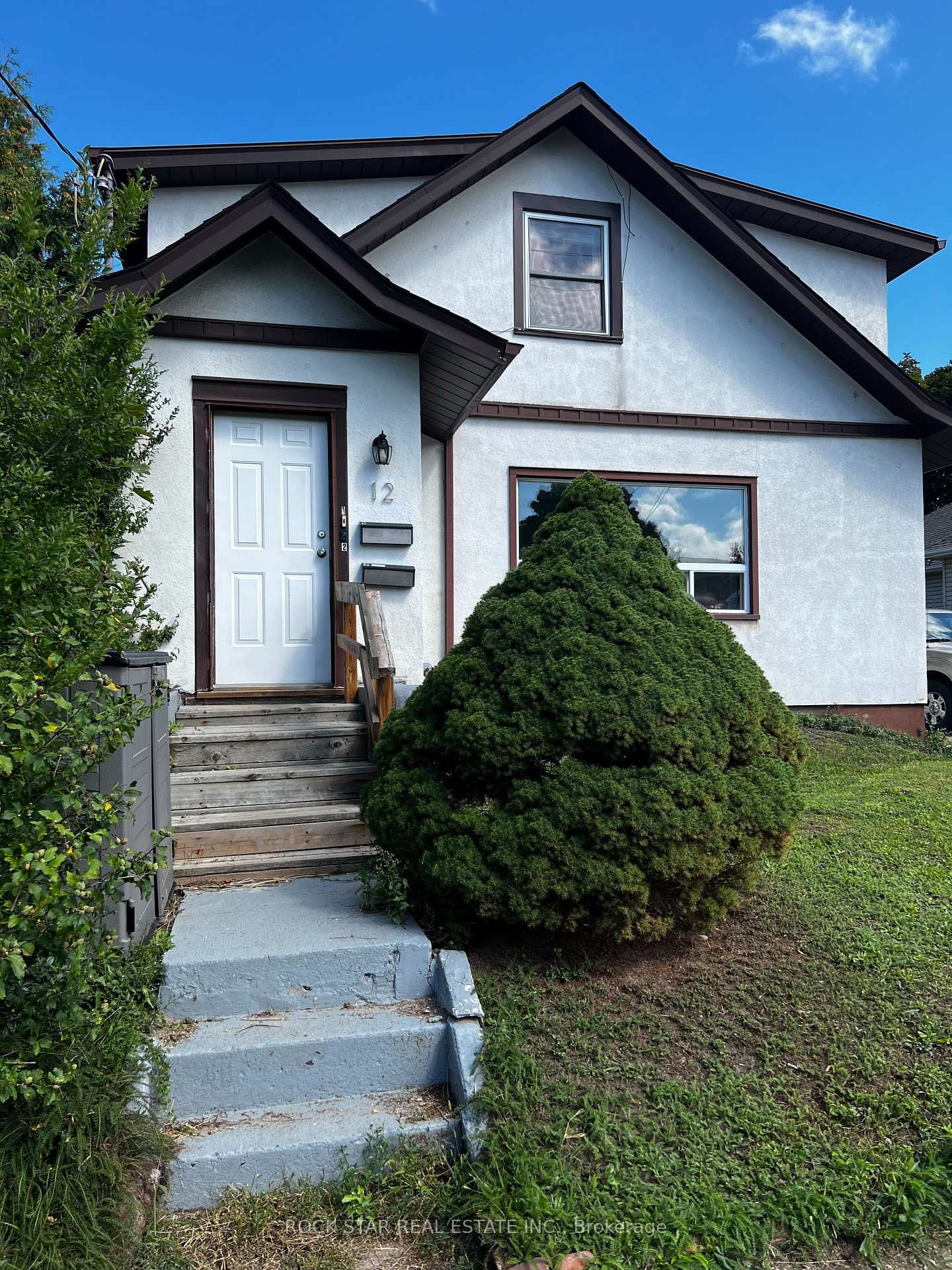 Listing photo 2