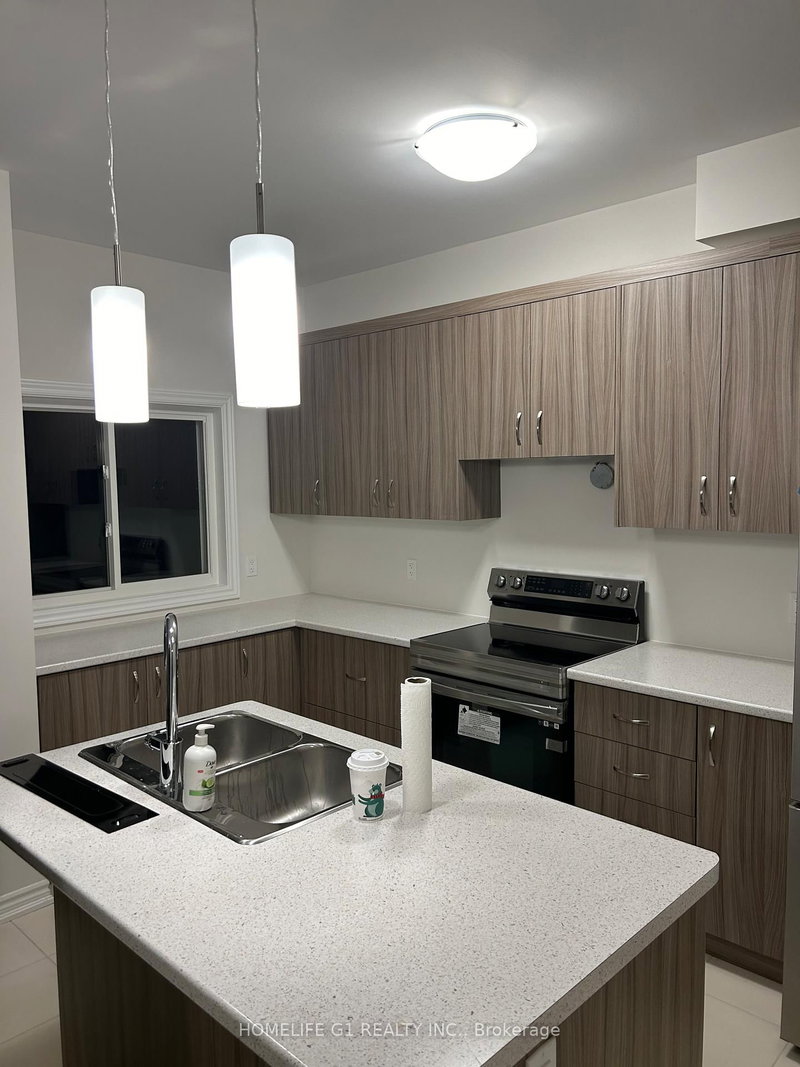 58 Bradley Ave, Welland, L3B 0K1 | Image 2