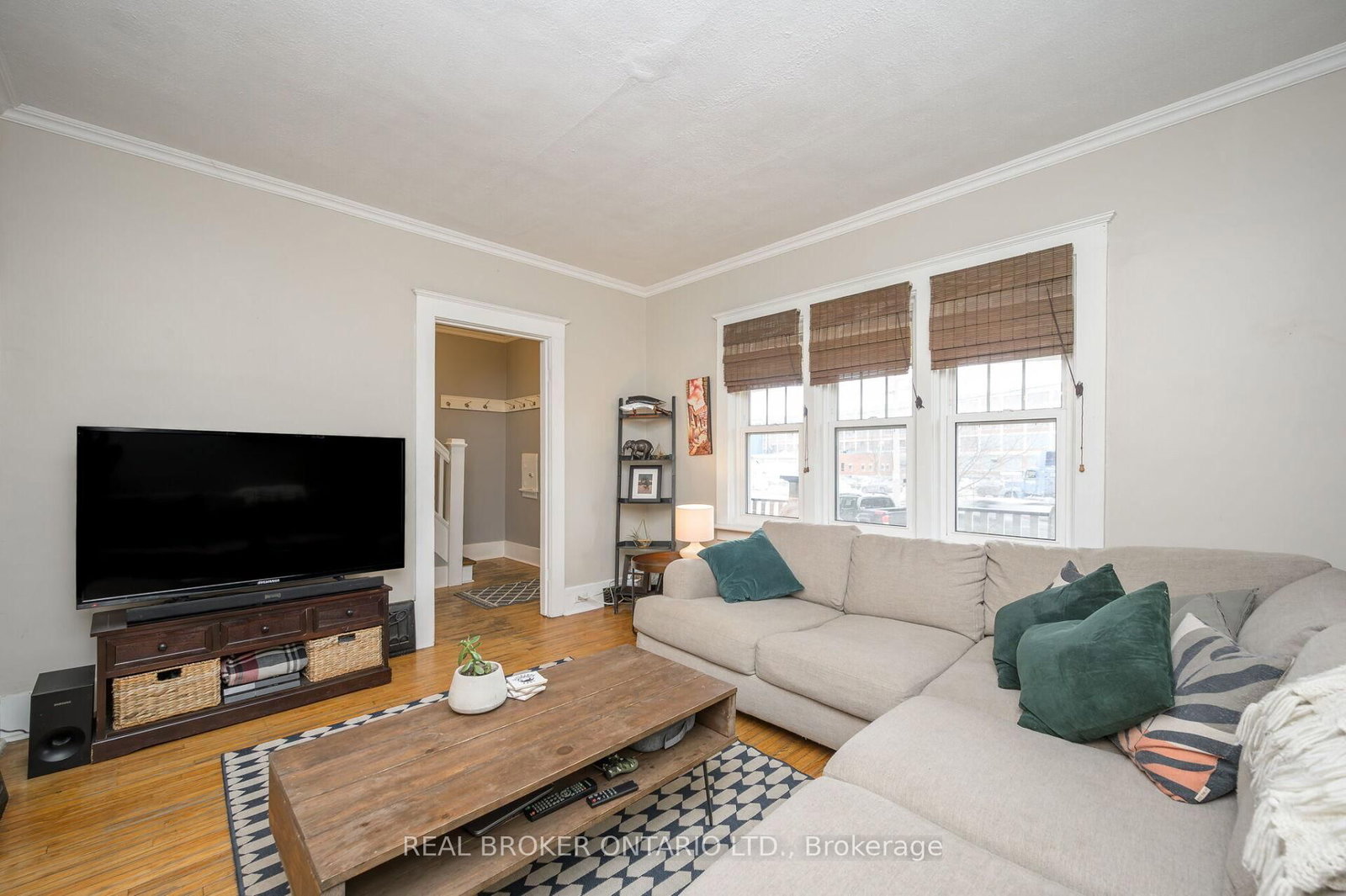 Listing Image 7