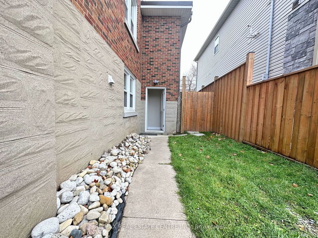 1 - 445 Stirling Avenue