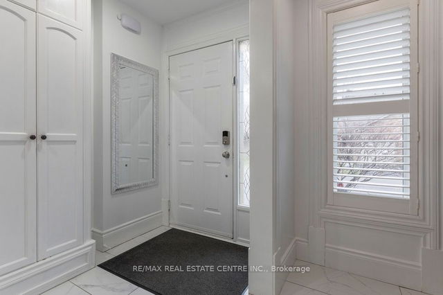 17 - 2774 King Street