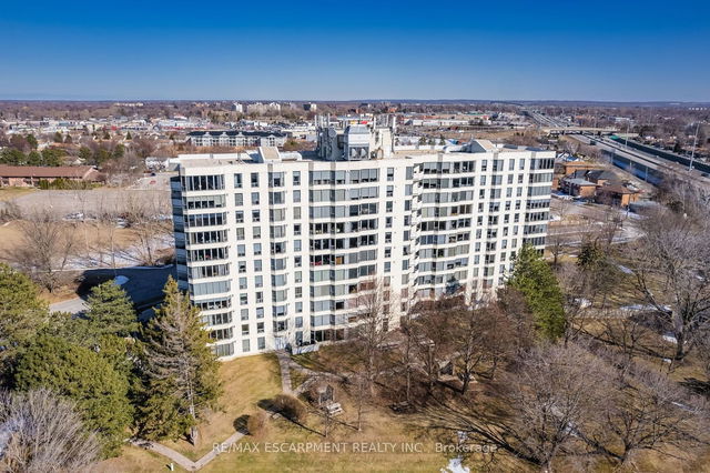 1109 - 81 Scott Street