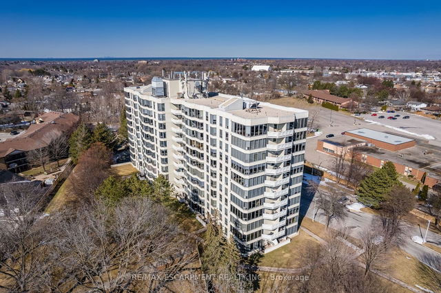 1109 - 81 Scott Street