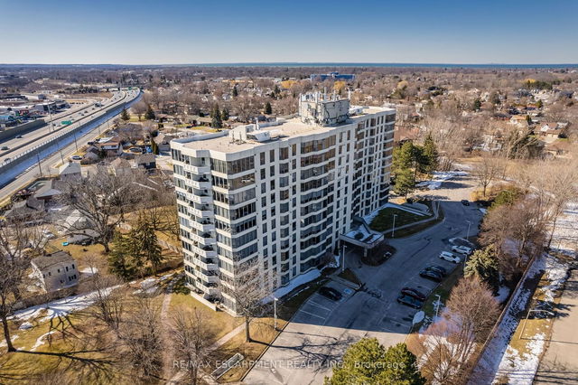 1109 - 81 Scott Street