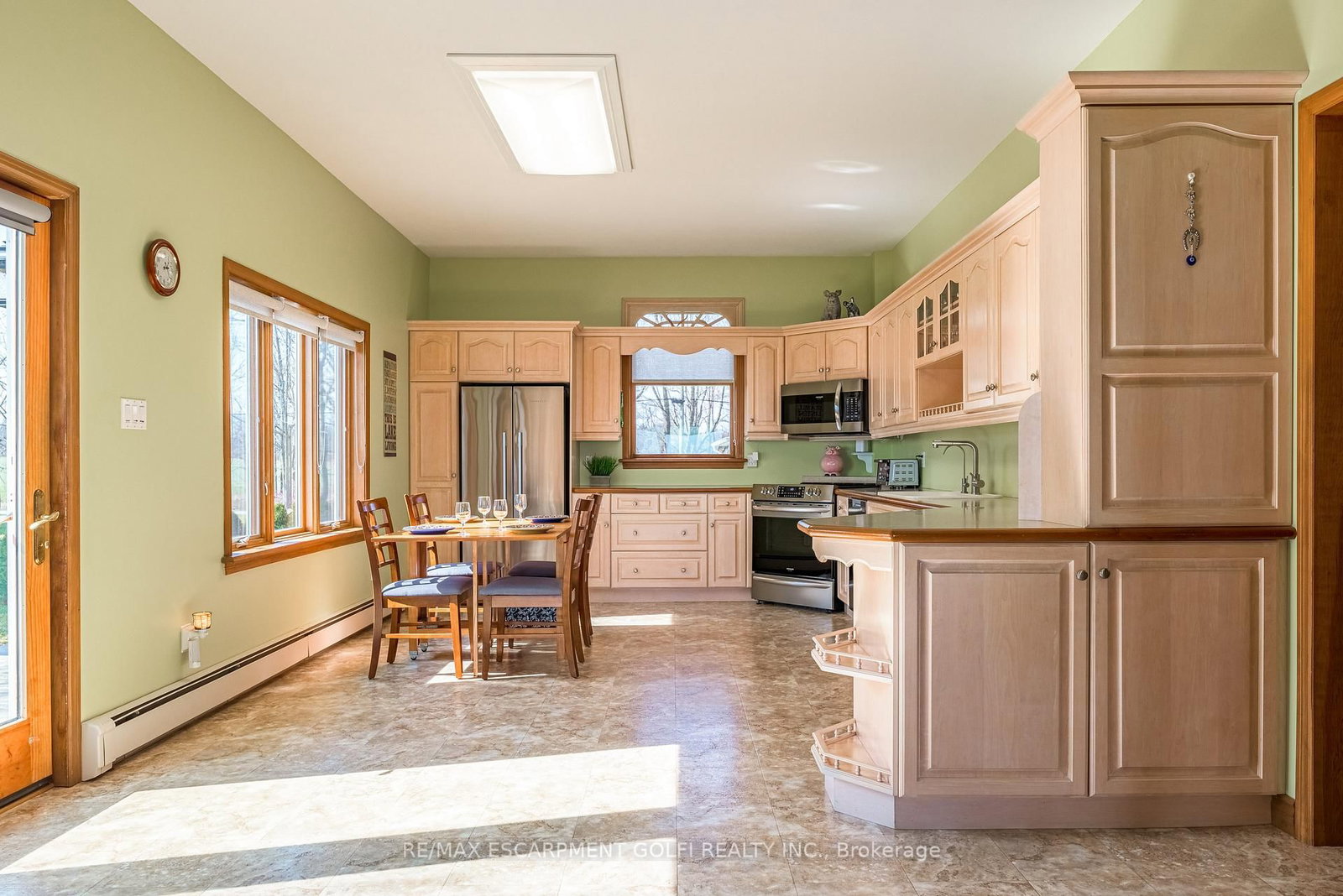 Listing Image 7