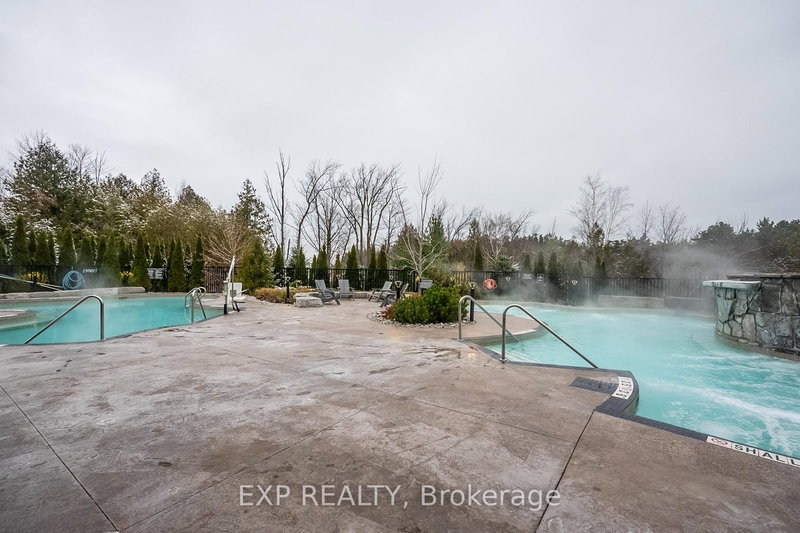 303 - 10 Beausoleil Lane, Blue Mountains, L9Y 2X5 | Image 2