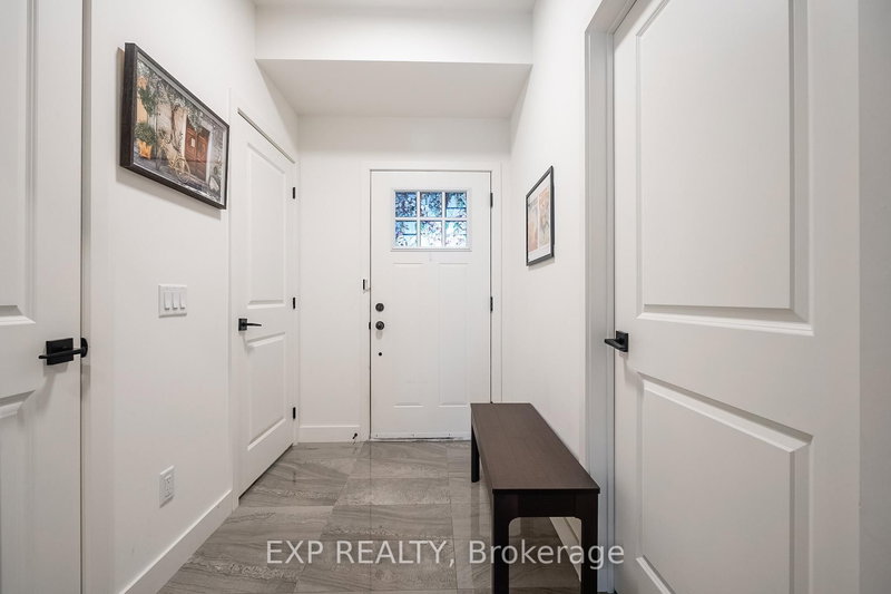 303 - 10 Beausoleil Lane, Blue Mountains, L9Y 2X5 | Image 3