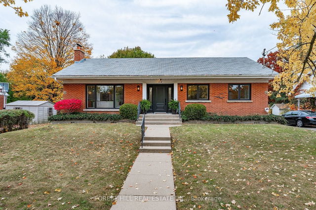 112 Queensway Drive