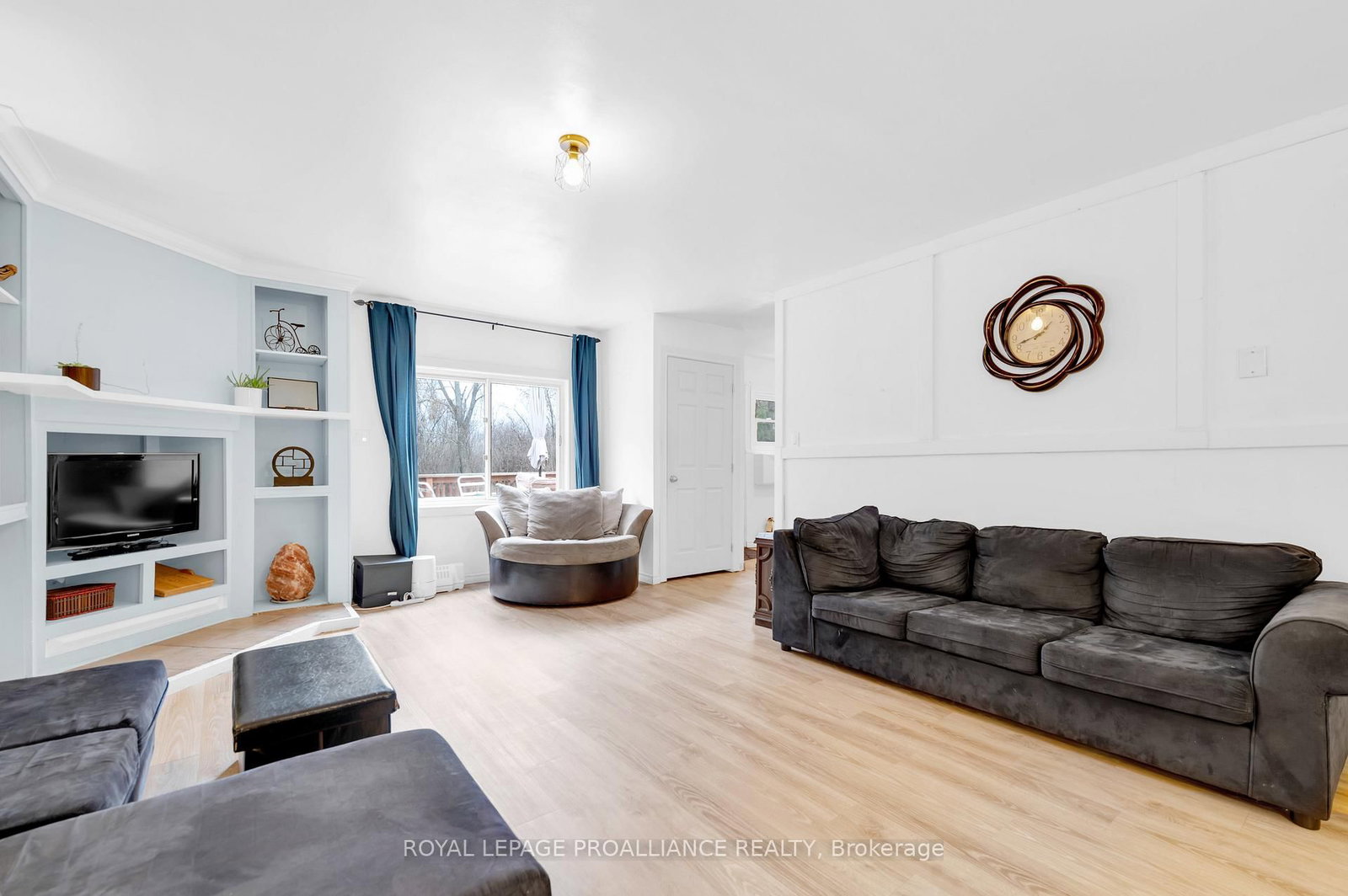 Listing Image 5