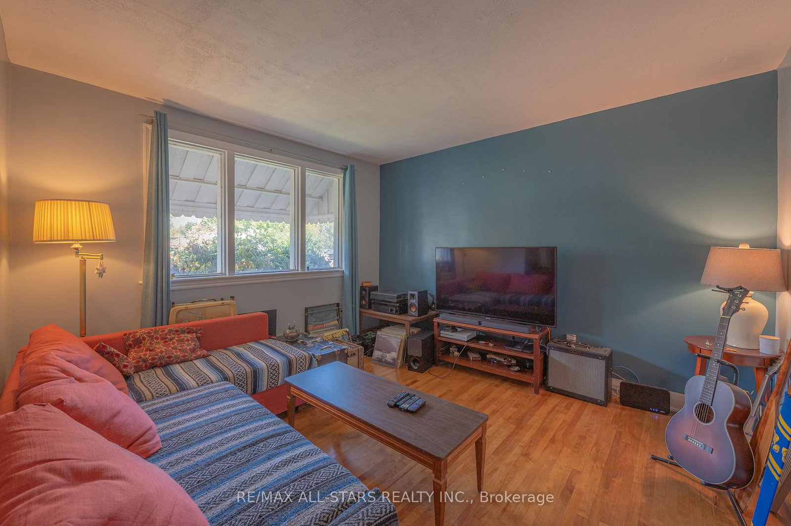 Listing Image 7