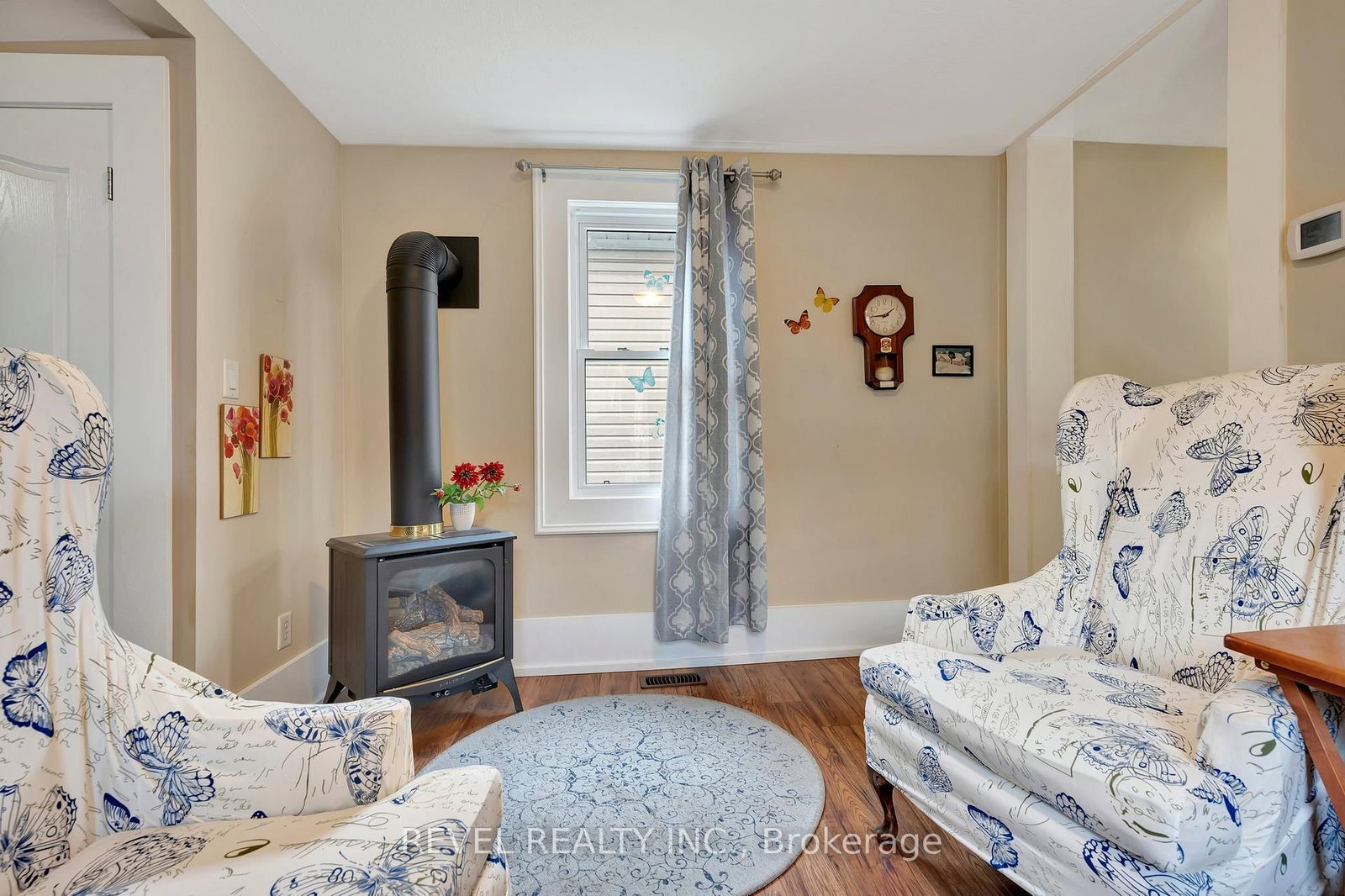 Listing Image 7