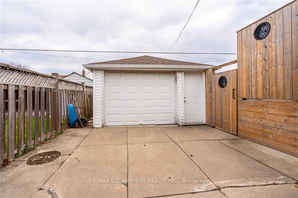 Listing Image 37