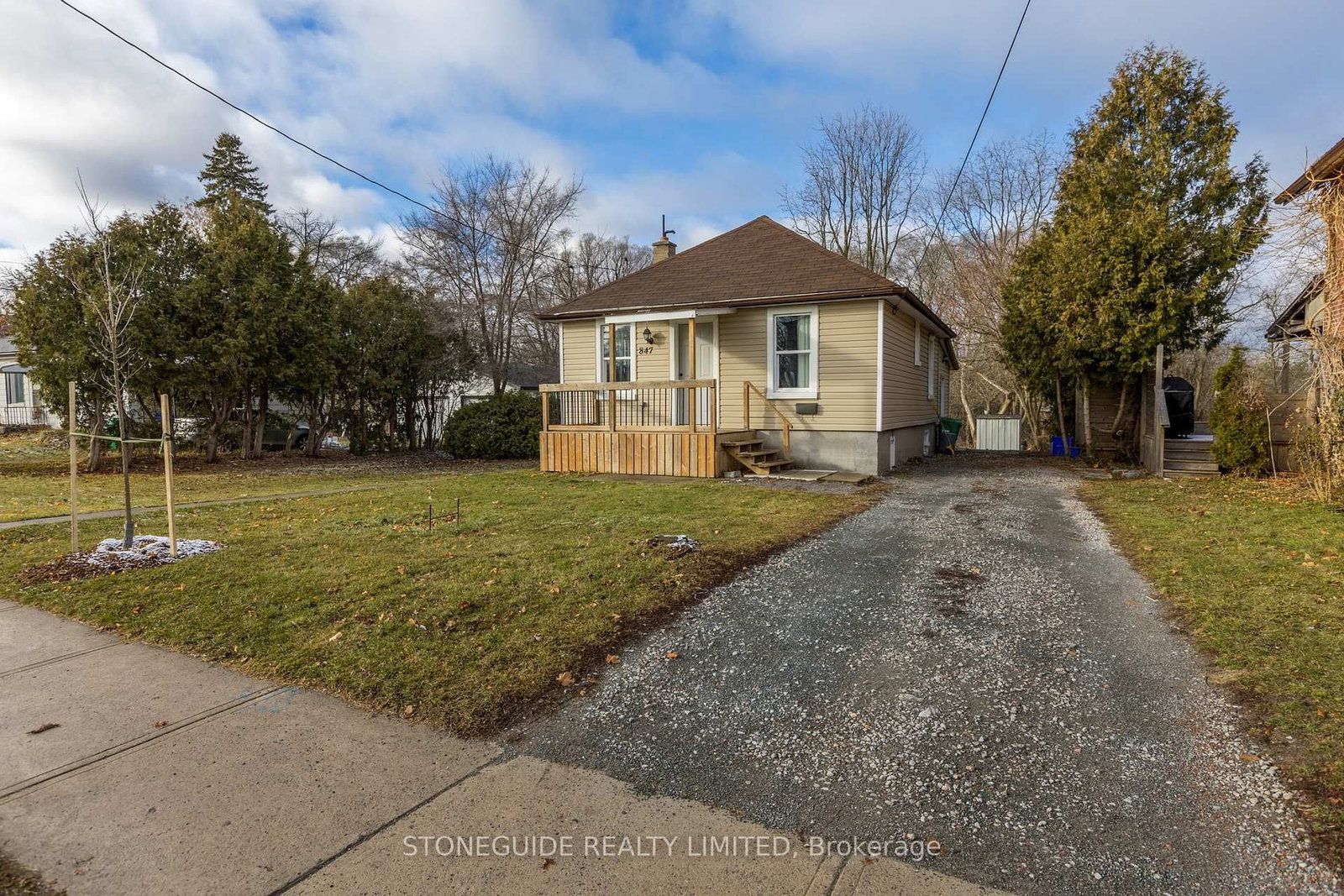 Listing photo 2