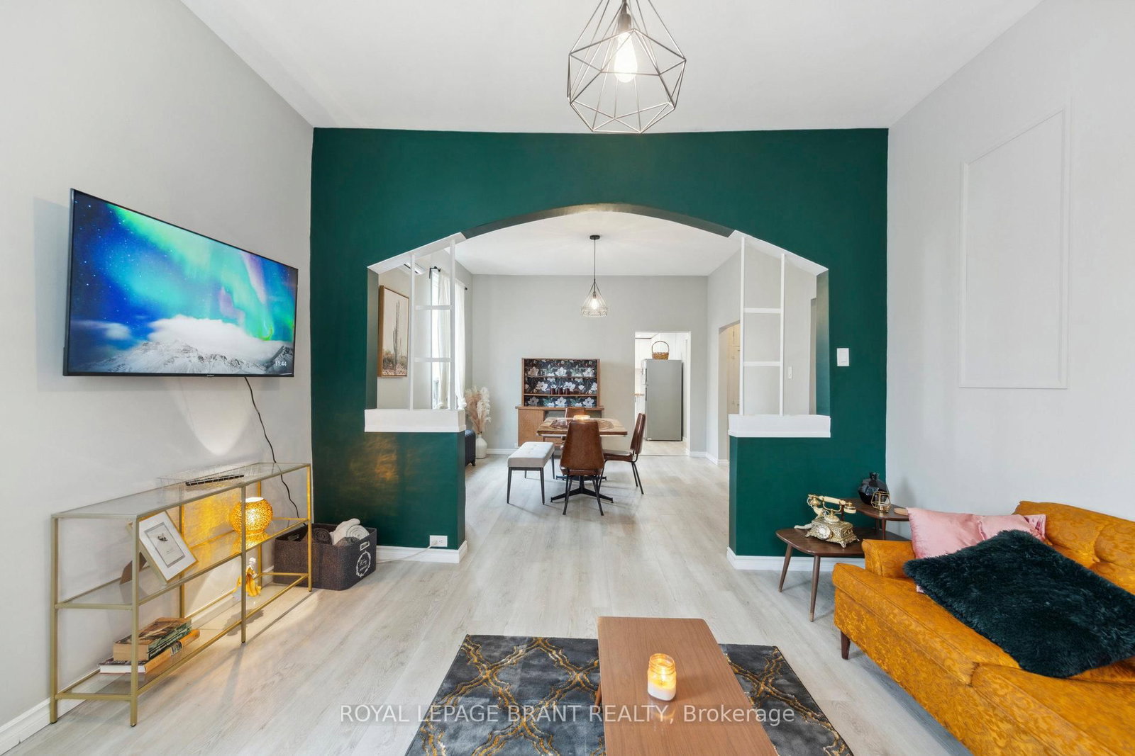 Listing Image 7