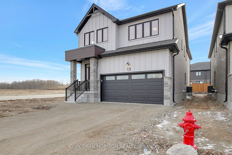 13 - 32 Faith St, Cambridge, N1T 0E8 | Image 2