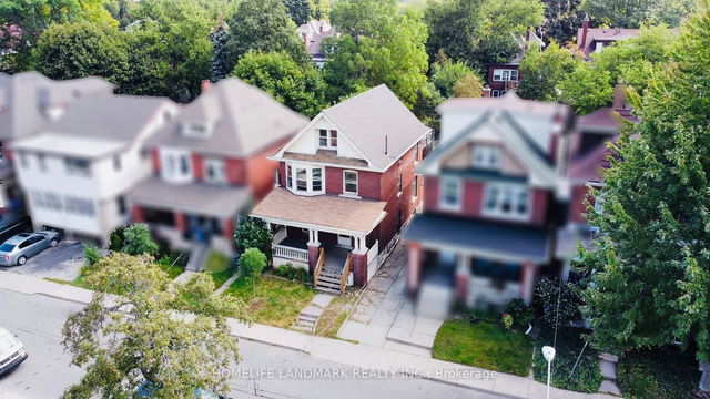 107 Spadina Avenue