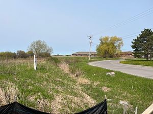 25 Commerce Rd, Kawartha Lakes, K9V 5Y3 | Image 2