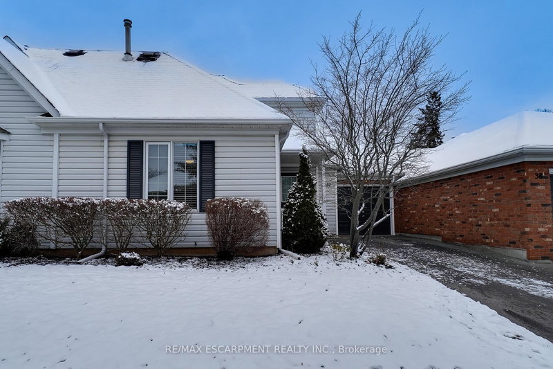 37 - 175 Fiddlers Green Rd, Hamilton, L9G 4X7 | Image 2