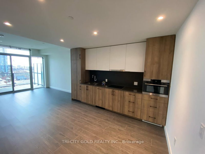 806 - 741 King St W, Kitchener, N2G 1E5 | Image 3