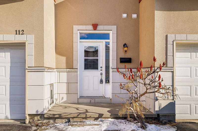 112 Whispering Winds Way, Ottawa, K1W 0B7 | Image 2