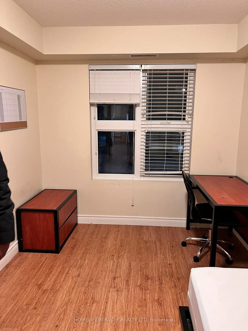 203 - 392 Albert St, Waterloo, N2L 3V1 | Image 2