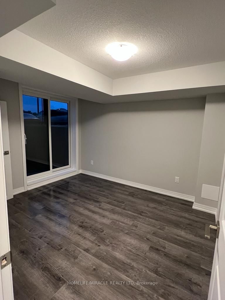 119 - 6705 Cropp St, Niagara Falls, L2E 5J8 | Image 2