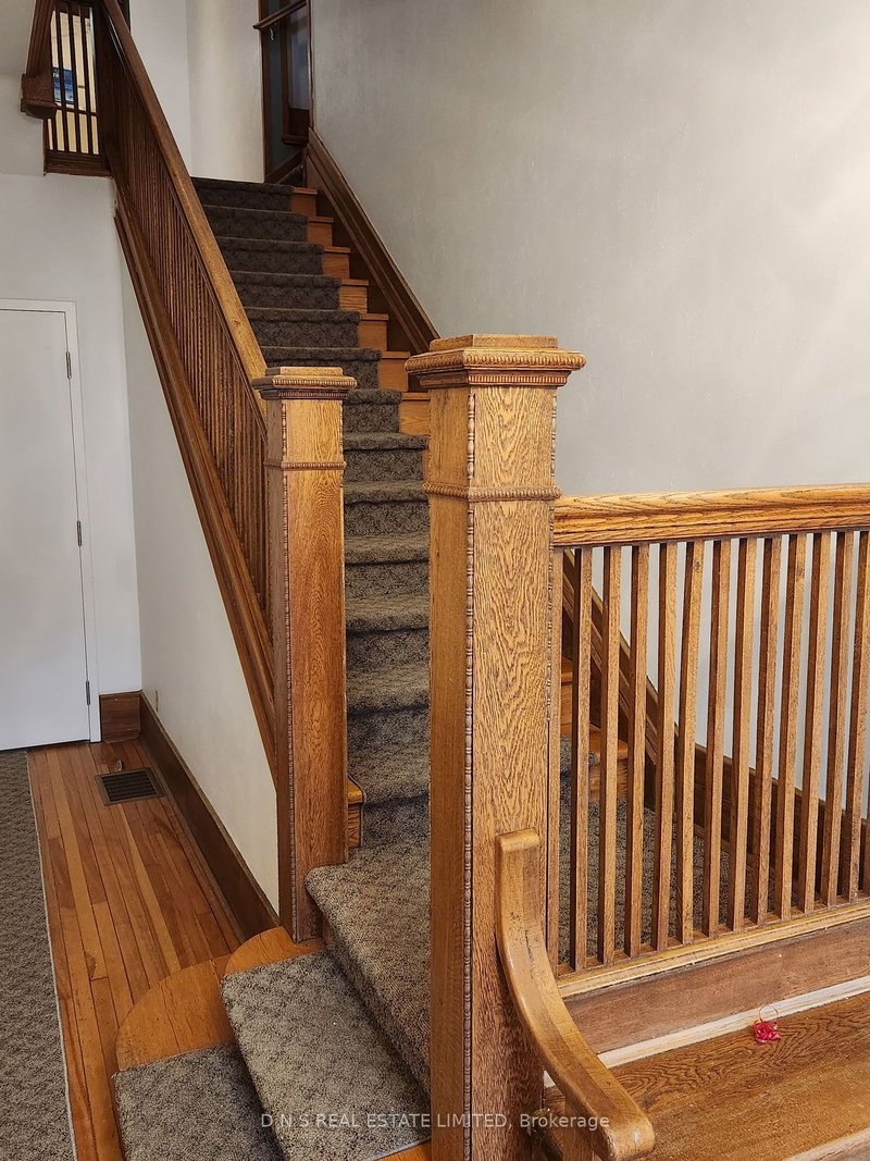 318 Stewart St, Peterborough, K9J 3N1 | Image 2