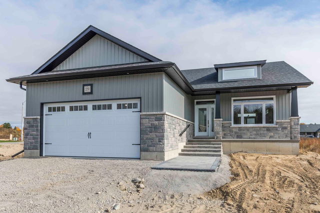 31 MacKenzie John Crescent