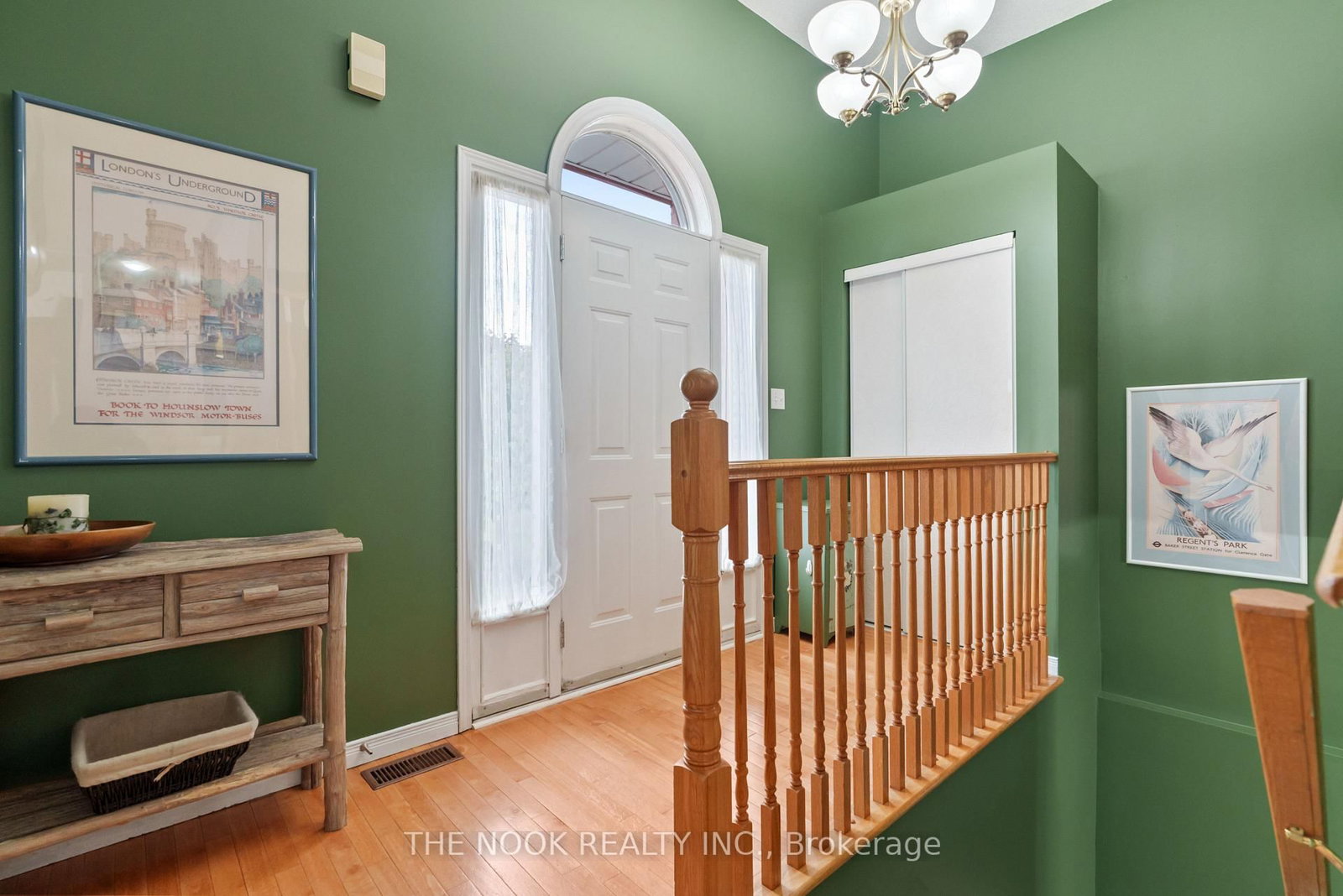 Listing Image 4