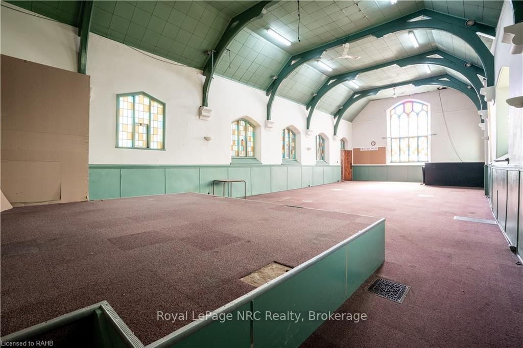 Listing Image 10