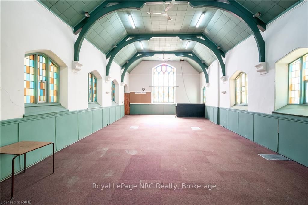 Listing Image 11