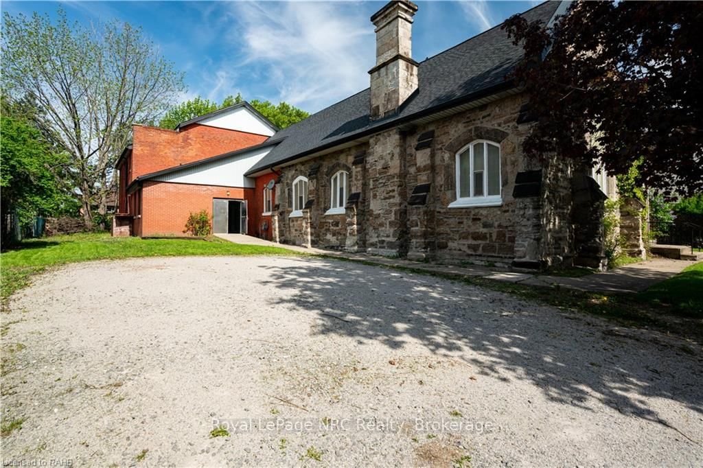 Listing Image 6