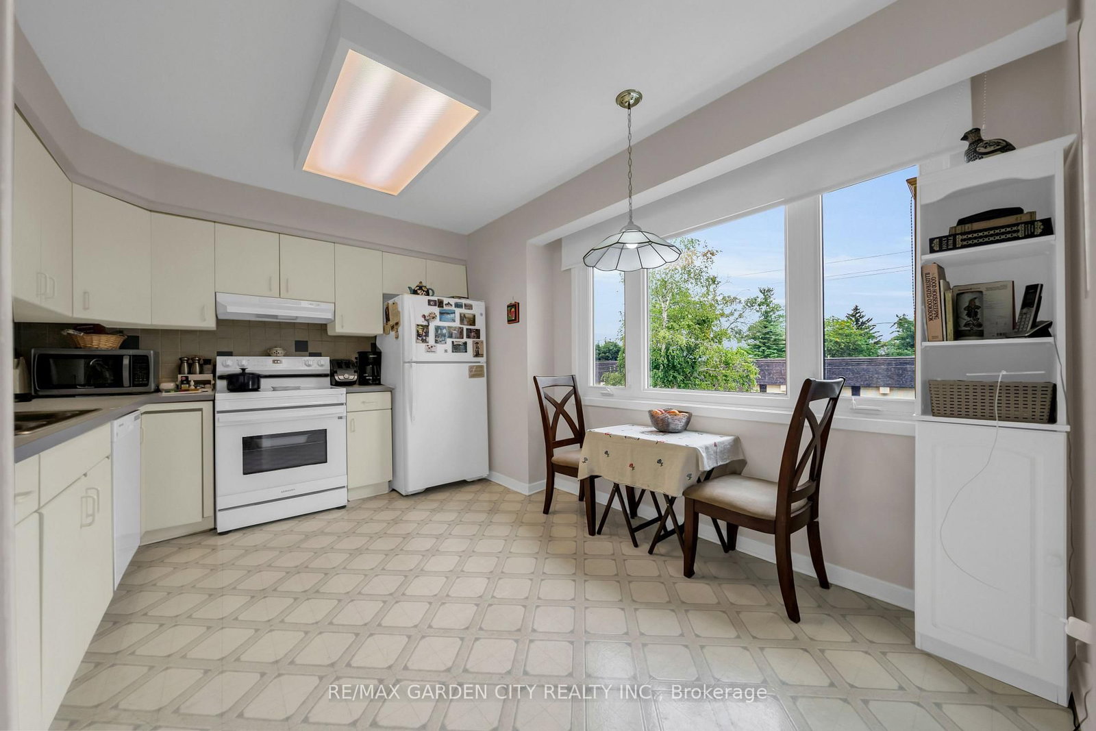 Listing Image 13