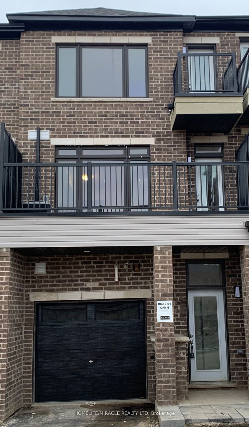 home for lease on 109-585 Colbourne Street