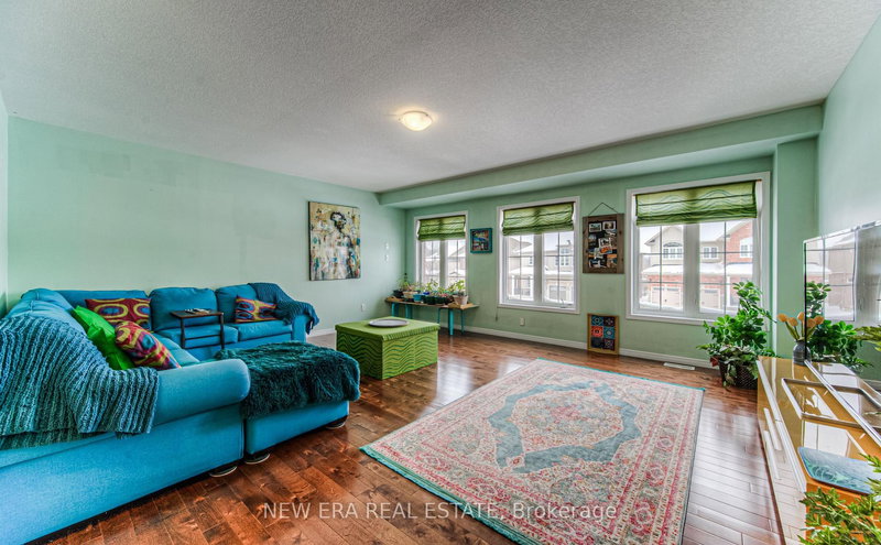 565 Sundew Dr, Waterloo, N2V 0B9 | Image 2