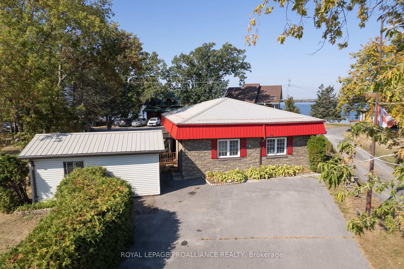 35 Peats Point Rd, Prince Edward County, K8N 4Z7 | Image 2