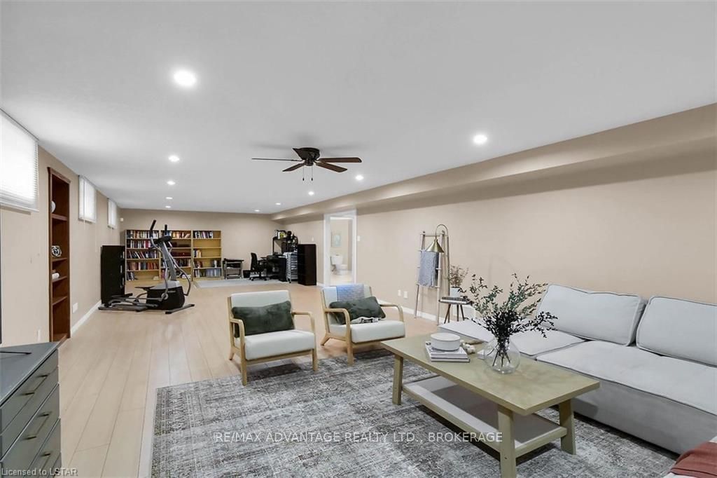 Listing Image 24