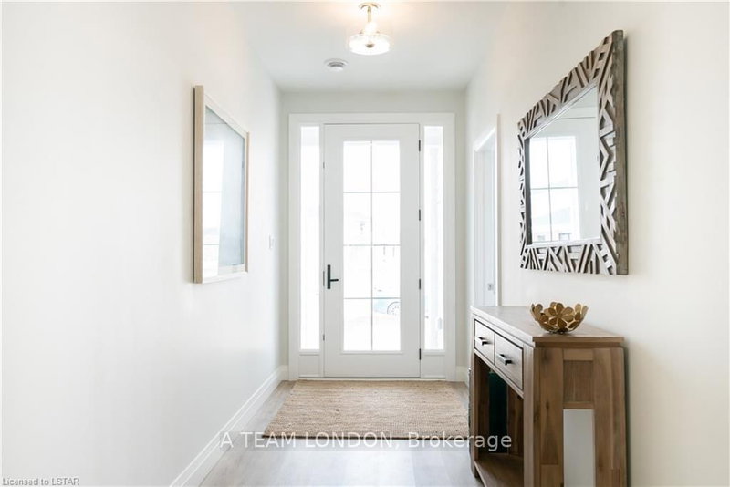 91 The Promenade, Central Elgin, N5L 1C5 | Image 3