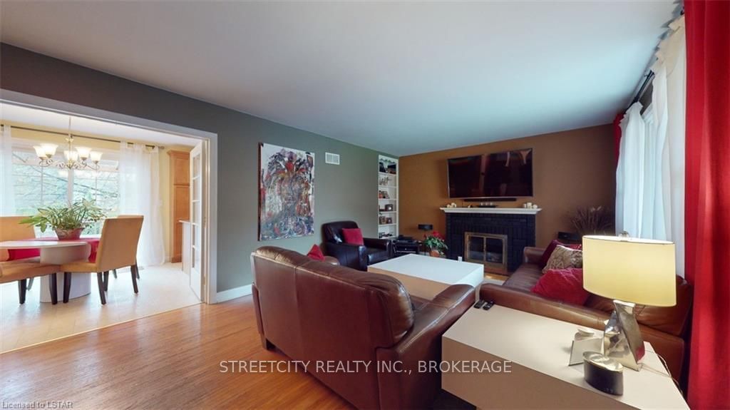 Listing Image 10
