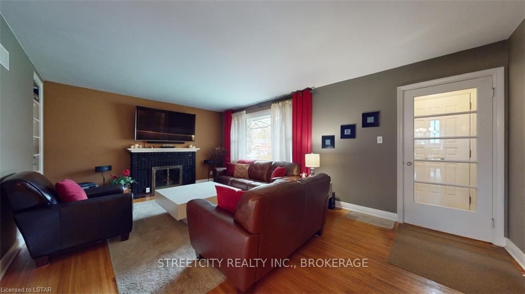 Listing Image 8