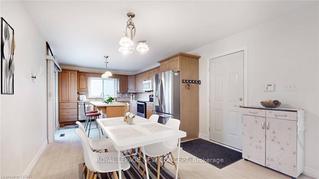Listing Image 10